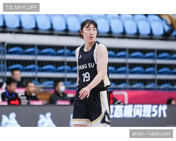 江苏女篮许晨妍内外线技术全面 成球队攻防核心